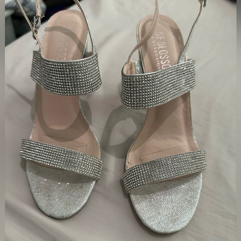 De Blossom Collection Silver Heel. Worn Once. Like New. - Picture 2 of 11